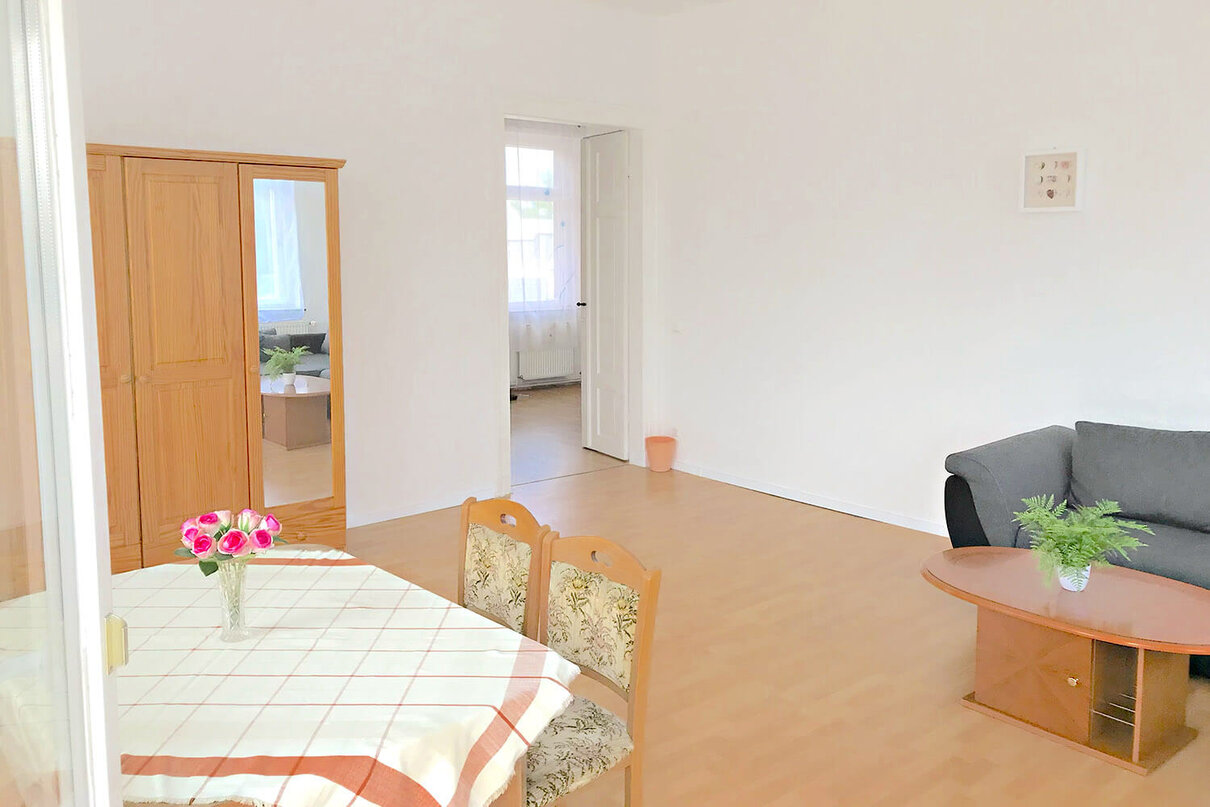 6_0EE13A73-4FDB-48D2-B42F-AF996B2C50EA